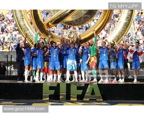 克罗展现足坛巅峰实力助力球队夺冠成就传奇生涯